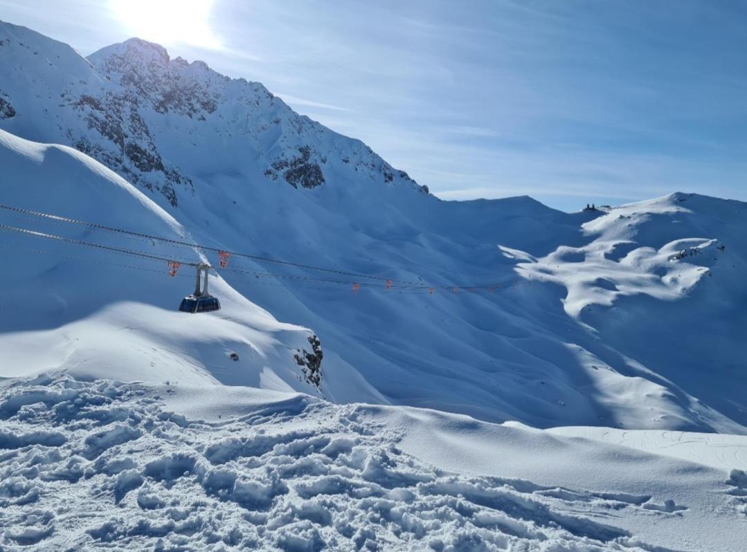 Fewo D'Rock Arosa- Center Of Nightlife By Nature Apartments Switzerland Room photo